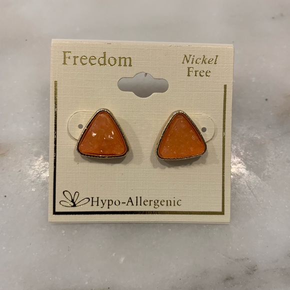 NWT Orange Triangle Shaped Stud Earrings - Picture 3 of 4